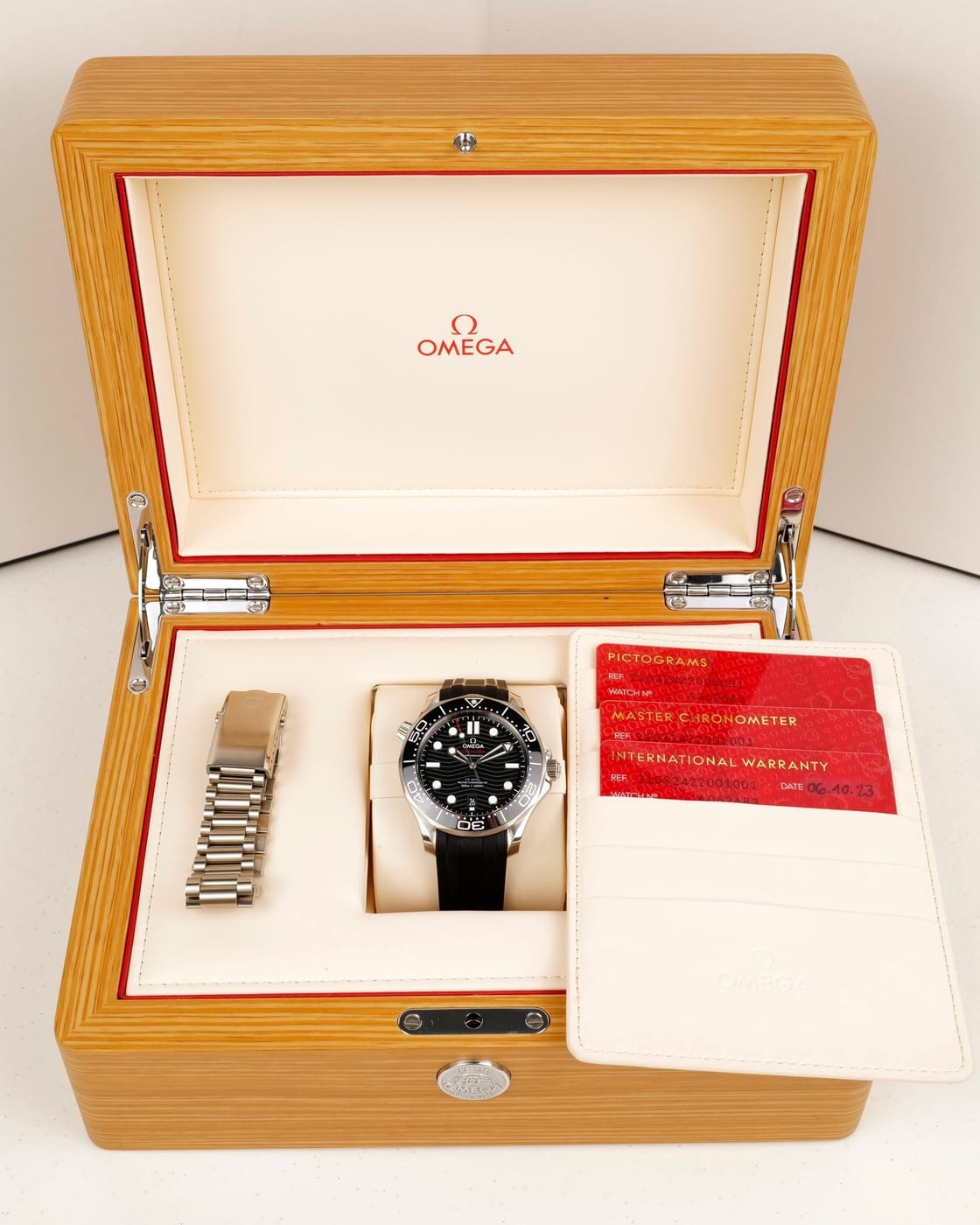 Omega Seamaster 300M — photo 12