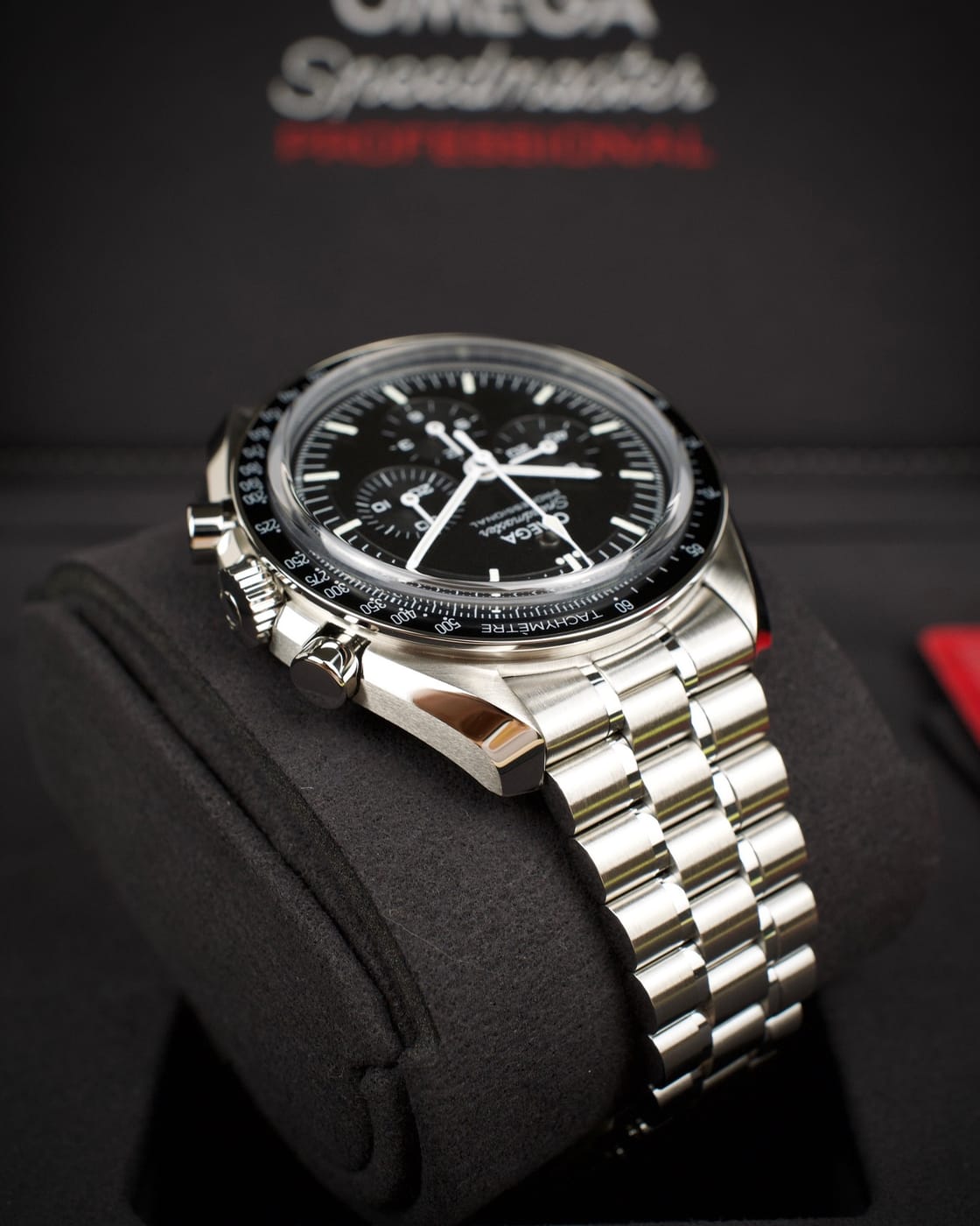 Omega Speedmaster Moonwatch Professional — photo 10