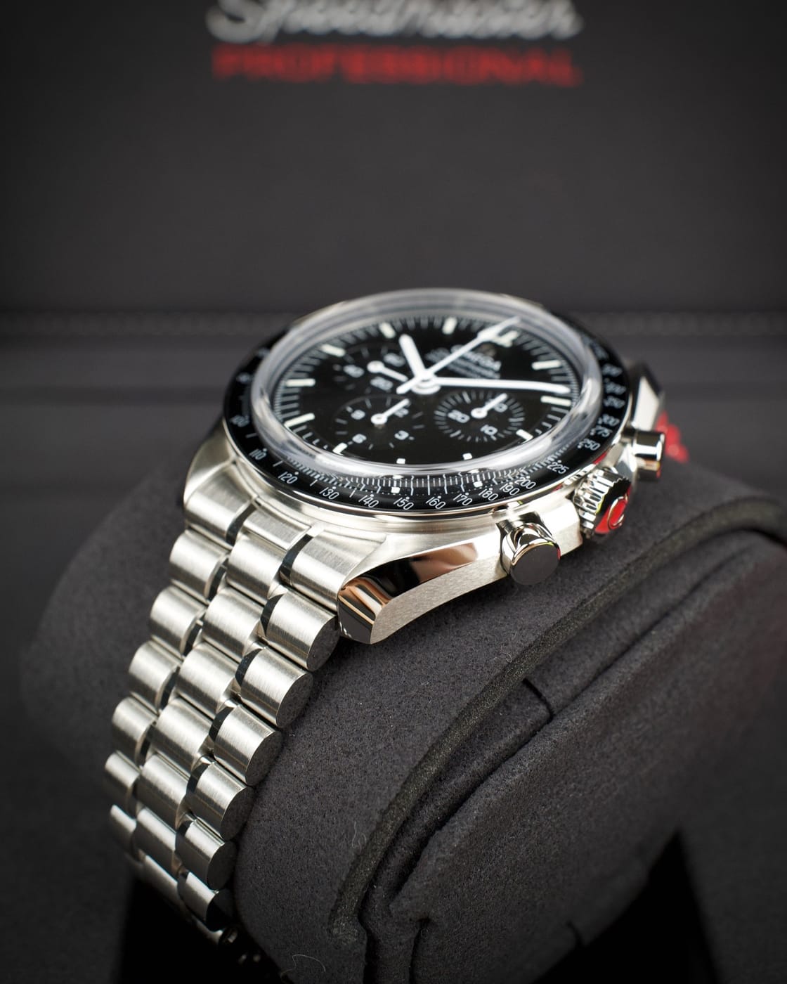 Omega Speedmaster Moonwatch Professional — photo 11